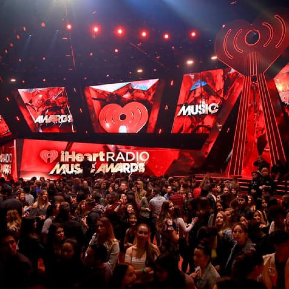 2018-iHeartRadio-Music-Awards-stage-billboard-1548