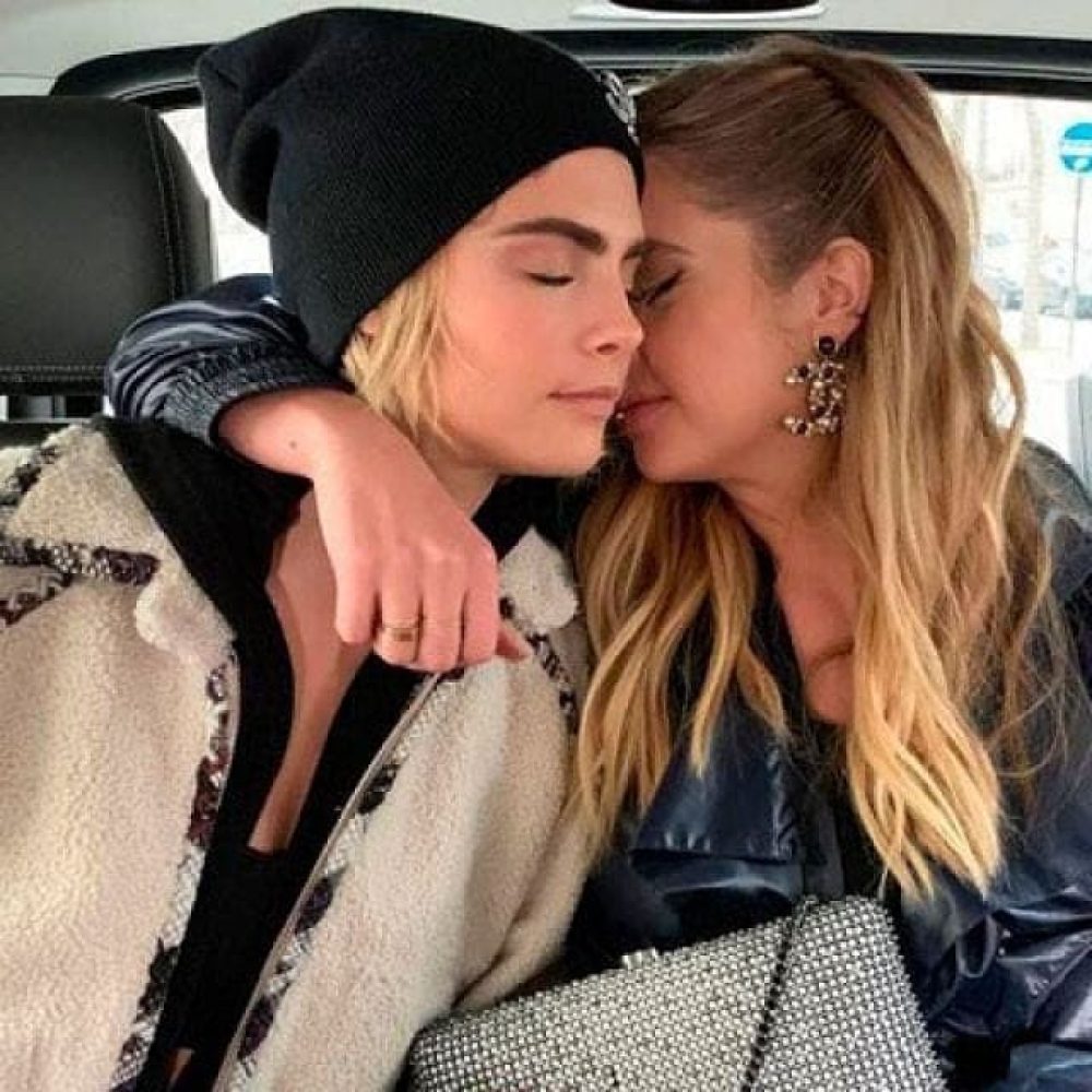 Cara-Delevingne-y-Ashley-Benson