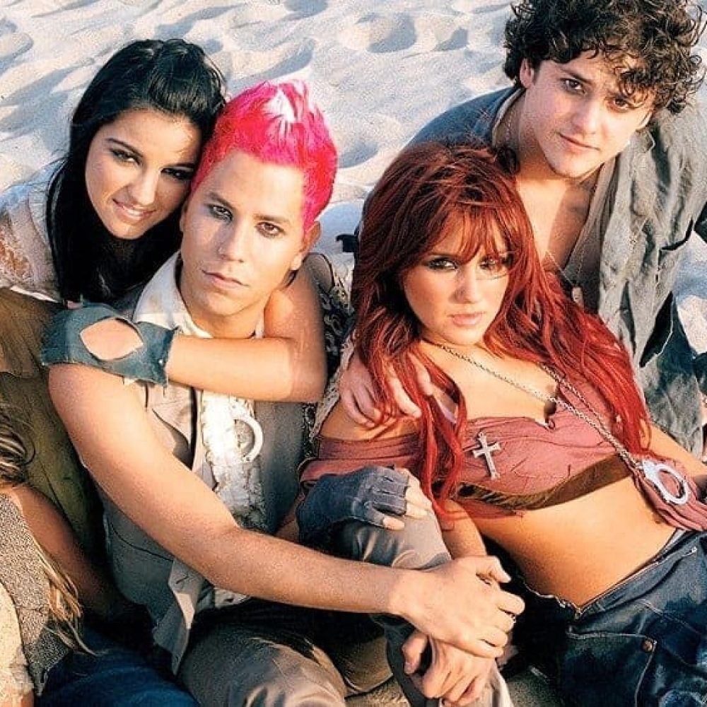 RBD-Wallpaper-anahi-and-dulcemaria-and-maite-28314891-1024-768