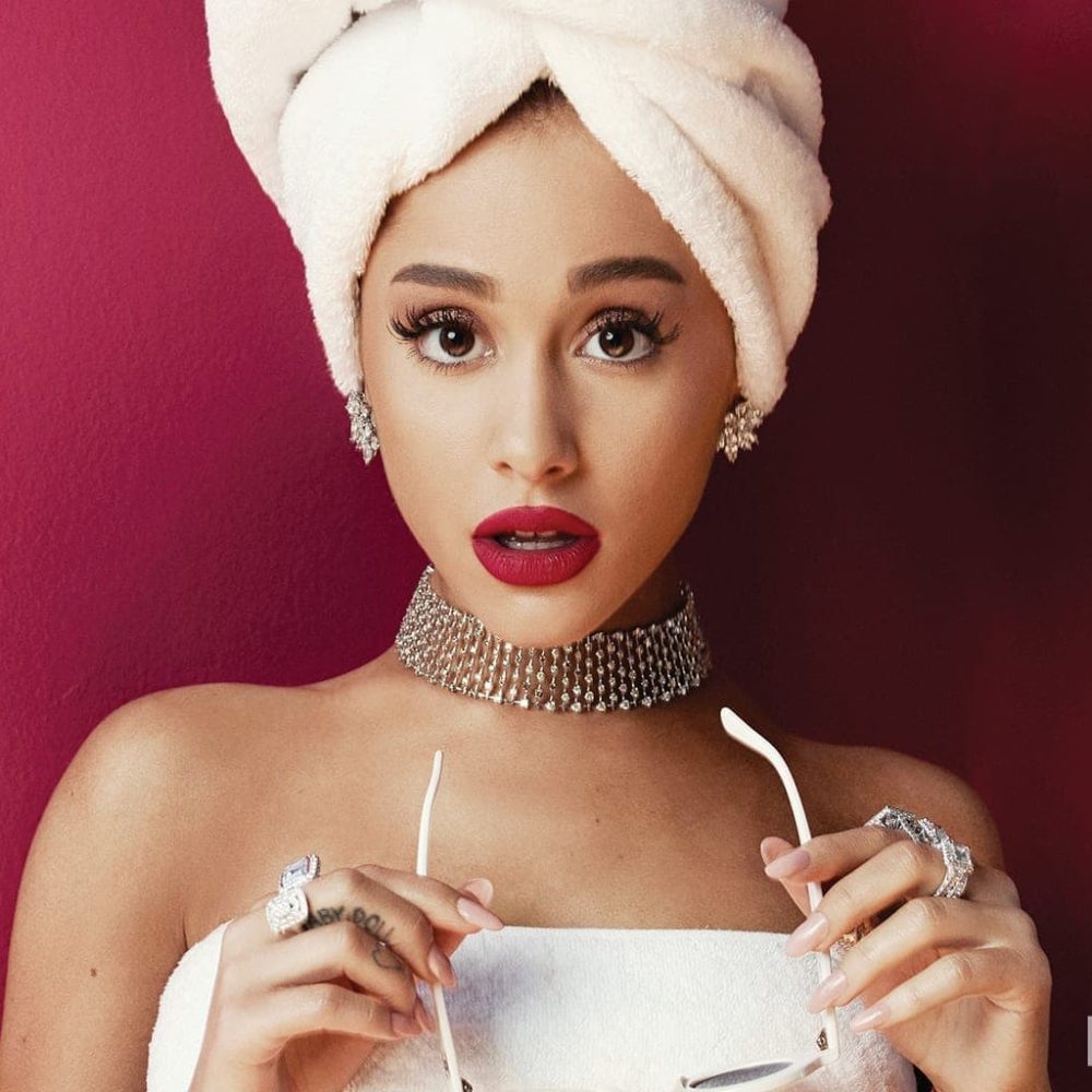 ag-b-Ariana-Grande-bb14-fea-2016-billboard-650-1548