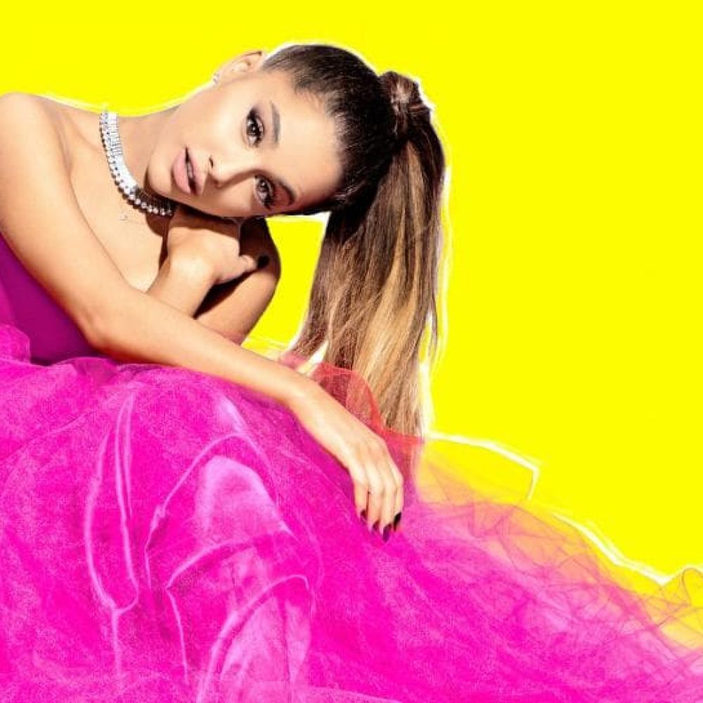 ariana-grande-photoshoot-1080P-wallpaper-middle-size