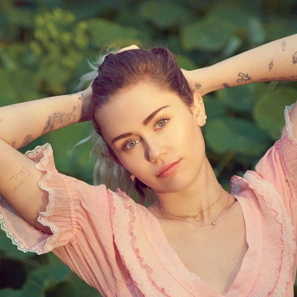 bb11-miley-cyrus-sjklc-billboard-1548