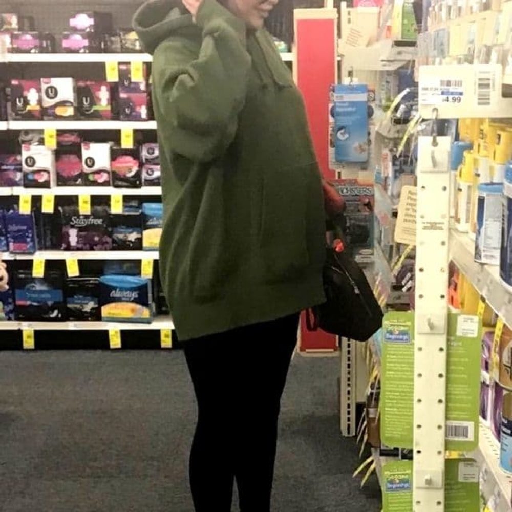 hbz-kylie-jenner-pregnant-backgrid-1-1516120488