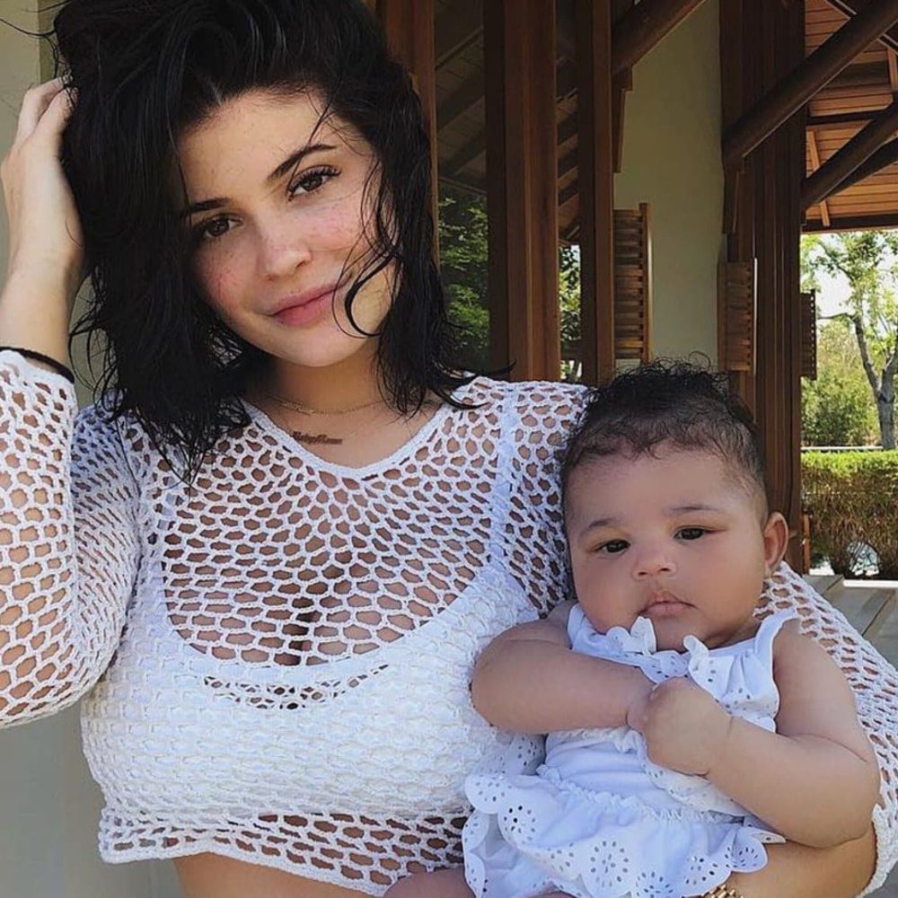 kylie-jenner-on-her-first-family-vacation-travis-scott-stormi