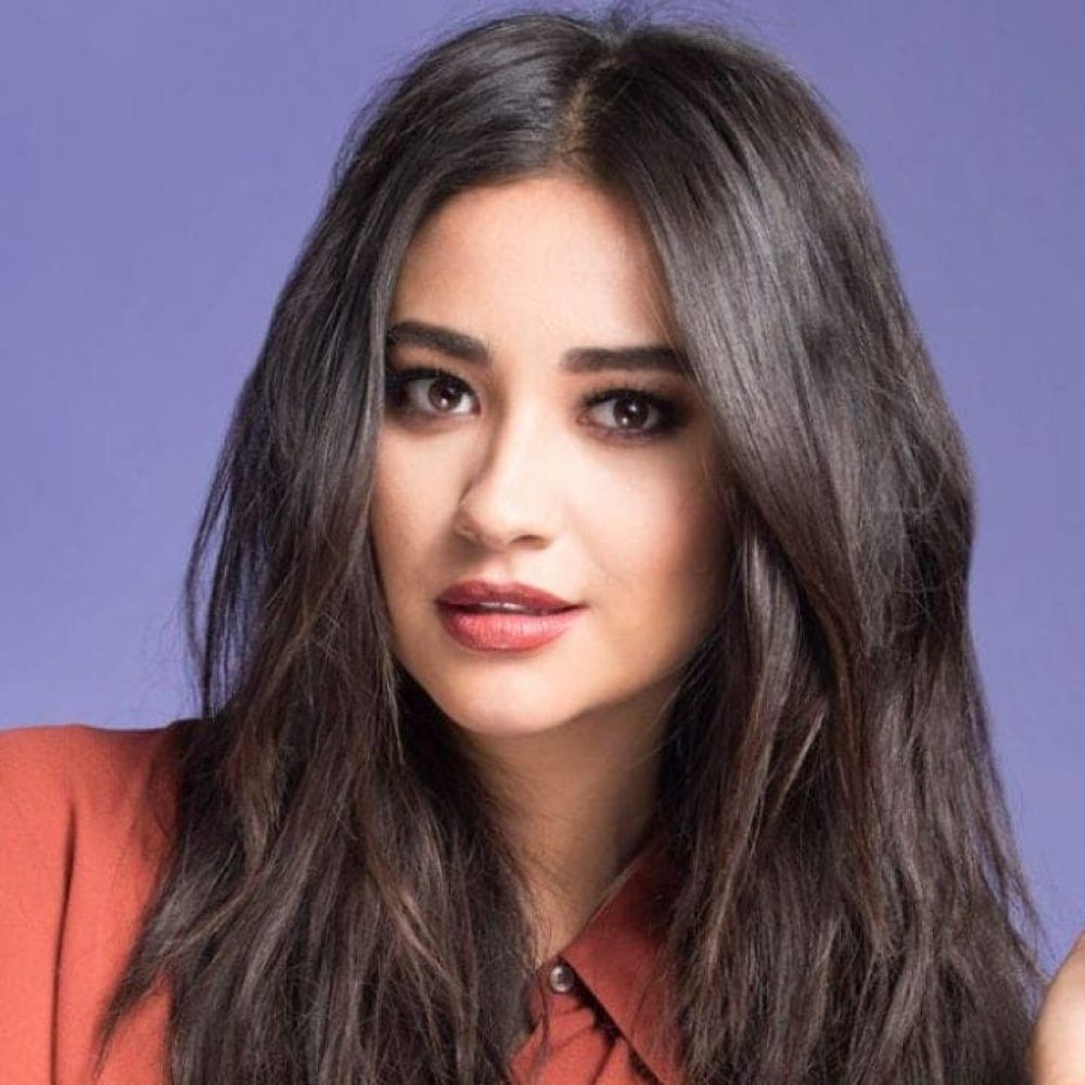 shay-mitchell-for-buzzfeed-photoshoot_1a