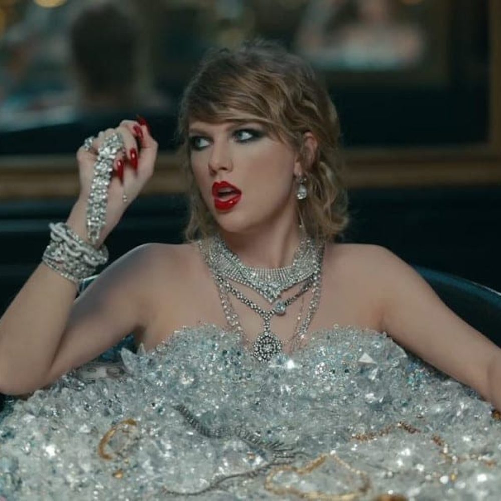 taylor-swift-look-what-you-made-me-do-video-stills-11